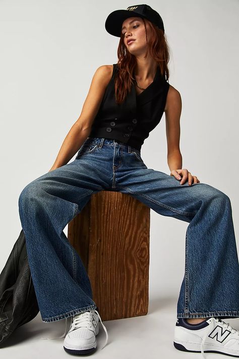 Wide Leg Levis Outfit, Real Recognize Real, Loose Jeans Outfit, Low Rise Jeans Outfit, Low Rise Wide Leg Jeans, Staple Jeans, Levis Outfit, Jeans Street Style, Low Waist Jeans