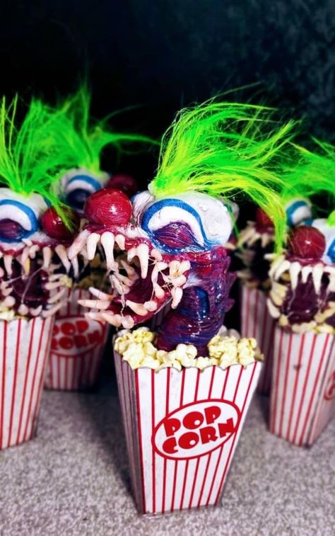 Space Popcorn, Best Costume Ideas, Epic Halloween Costumes, Haunted Carnival, Horror Room, Killer Klowns From Outer Space, Scary Halloween Decorations Diy, Halloween Circus, Outer Space Decorations