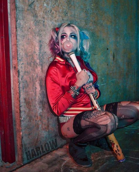 Harley Quinn Photoshoot, Harley Quinn Makeup, Harley Quinn Halloween, Harley Quinn Drawing, Wall Street Art, Deadpool Wallpaper, Harley Quinn Comic, Harley Quinn Costume, Joker Art