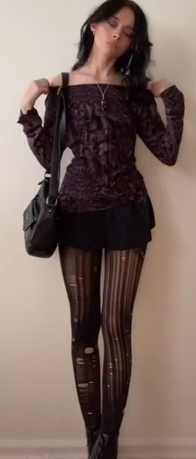 @/lilrotini on tiktok Cooler Style, Bootcut Jean, Wardrobe Tips, Outfits Chic, Nice Style, Alt Fashion, Swaggy Outfits, Goth Outfits, Alternative Outfits