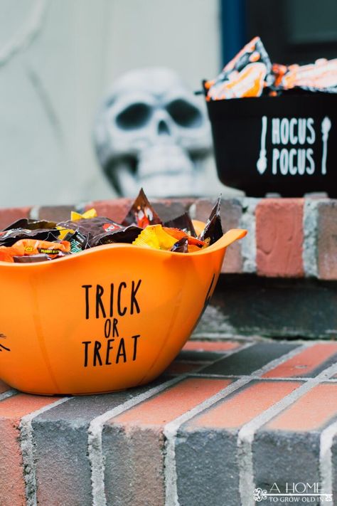 A cheap and easy way to make a Rae Dunn Inspired DIY Dollar Store Halloween candy bowl with a free SVG file for your Cricut or Silhouette. It makes a great place to hold all your trick or treat candy. #cricut #halloweendecor #ahometogrowoldin Diy Halloween Candy, Candy Alternatives, Halloween Candy Bowl, Trick Or Treat Candy, Hallowen Ideas, Pumpkin Queen, Dollar Store Halloween, Candy Bowl, Halloween Trick Or Treat