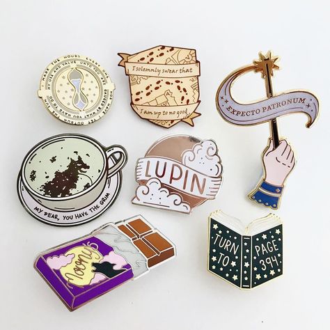 Claire on Instagram: “Prisoner of Azkaban pins ⚡️ • • #potterhead #harrypotter #hppins #platform9¾ #harrypottercollection #yerawizardharry #gryffindor #hogwarts…” Harry Potter Pins Enamel, Harry Potter Enamel Pins, Harry Potter Pins, Harry Potter Embroidery, Harry Potter Patch, Harry Potter Keychain, Harry Potter Bag, Pins For Backpacks, Harry Potter Ornaments