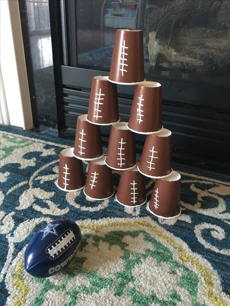 Football party games for kids #Superbowl #football Super Bowl Kids, Super Bowl Activities, Football Party Games, Superbowl Party Games, Party Games For Kids, Football Crafts, Bowl Party Food, Sports Birthday Party, Football Theme Party