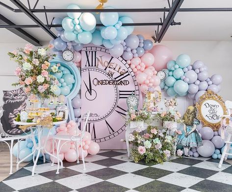 2023 Balloon Garland, Alice In Onederland Balloon Arch, Onederland Birthday Theme, Alice In Wonderland Balloon Decor, Alice In Wonderland Balloons, Alice In Wonderland Balloon Arch, Alice In Wonderland Birthday Decorations, Onederland Birthday Party Girl, Alice In Wonderland Backdrop