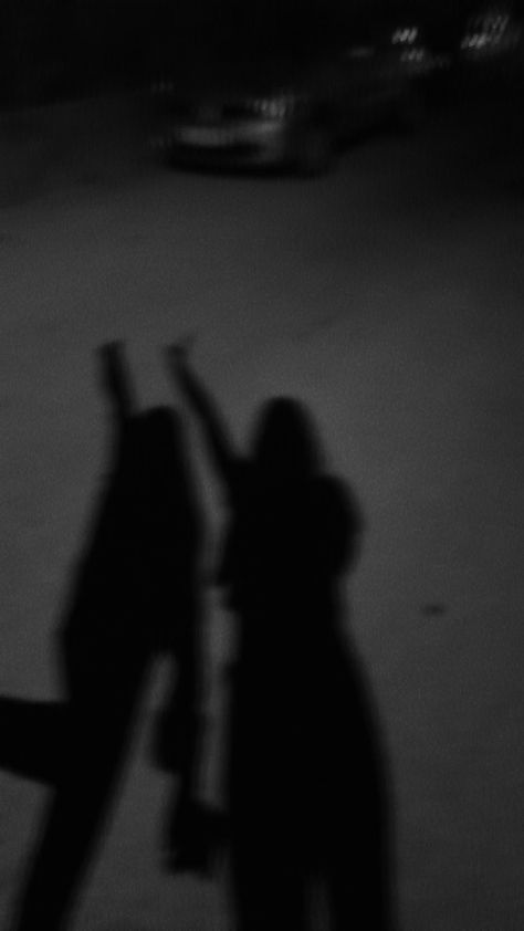 Aesthetic Pictures Friends Dark, Shadow Photos With Bestie, Besties Dark Aesthetic, Aesthetic Photo Booth Pics, Dancing Blurry Aesthetic, Night Bestie Pics, Girly Photography Night, Blury Pics Aesthetic Night Friends, Best Friends Aesthetic Black And White