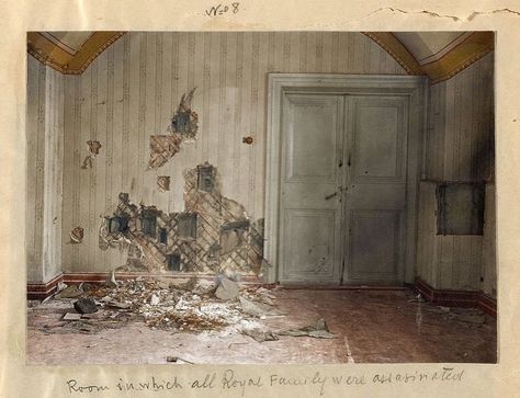 893 vind-ik-leuks, 50 reacties - Eras of Elegance (@historyromanovs) op Instagram: 'A colorized photograph of the cellar room in the now-demolished Ipatiev House, where members of the…' Ipatiev House, Cellar Room, Holes In The Wall, The Romanov Family, Grand Duchess Tatiana Nikolaevna Of Russia, Olga Romanov, Tatiana Nikolaevna, Romanov Sisters, Nicolas Ii