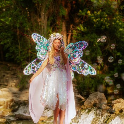 Daily dose of magic ✨🫧✨ Designs by @berriesofblue Photos by @niicholuna Wings by @byrning_raven Bubble magic by @opalthefairy 🫧 #fairyfashion #fantasyphotography #fantasy #magick #fairy #fairytale #fantasyfashion #magicalphotography #fairiesofinstagram #bubblefairy Bubble Fairy, Bubble Magic, Magical Photography, Magic Design, Fantasy Photography, Fairy Fashion, June 15, The Fairy, Fantasy Fashion