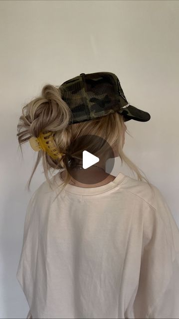 TORIE BLISS on Instagram: "claw clip hat style for long hair/extensions   #clawclip #springhair #hathair #hairhacks #hairtutorial" Claw Clip With Hat Tutorial, Baseball Cap Hairstyles Claw Clip, Hair Clip Hat Styles, Ball Cap And Claw Clip, Baseball Hat And Claw Clip, Hat Hairstyles Claw Clip, Hat And Hair Clip, Ballcap Hairstyles Long Hair, Hat Clip Hairstyle