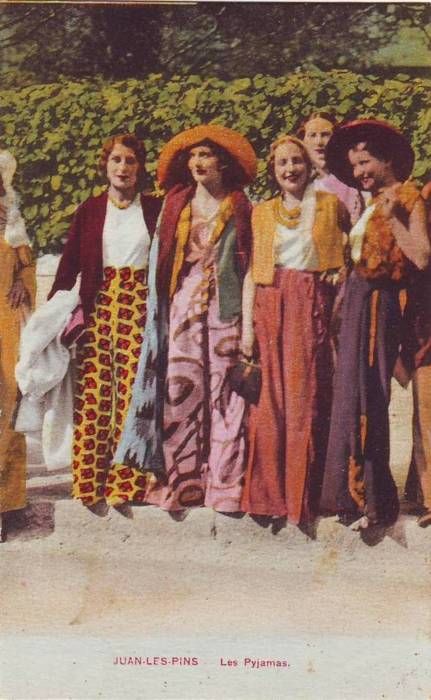 women-1930 Bohemian History, 1930s Outfits, Style Année 20, Robes Vintage, 30s Fashion, Look Retro, Retro Mode, 1930s Fashion, 1920s Fashion