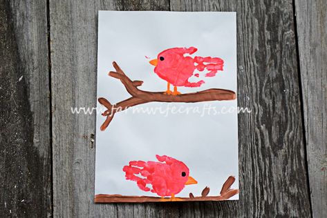 An easy and fun cardinal craft using child's handprints. Perfect for any bird lover. Cardinal Crafts, Handprint Animals, 1st Grade Crafts, Craft Handprint, Christmas Handprint Crafts, Handprint Christmas, Handprint Craft, Handprint Crafts, Bird Crafts