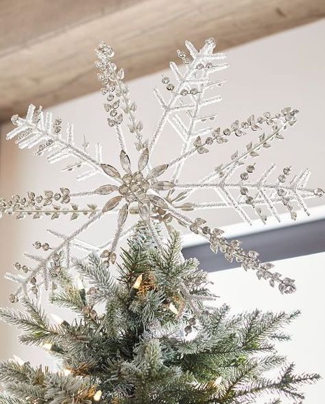 25 Best Christmas Tree Toppers 2020 - Star and Angel Tree Toppers Best Christmas Tree Toppers, Snowflake Tree Topper, Christmas Tree Toppers Ideas, Tree Toppers Ideas, Pottery Barn Christmas, Snowflake Tree, German Glass Glitter, Holiday Inspo, Angel Tree Topper