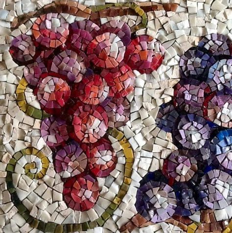 Pretty Tiles, Modern Mosaics, Mosaic Tile Art, Art Mosaic, Mosaic Artwork, Mosaic Diy, Mosaic Designs, Stained Glass Mosaic, Tile Art