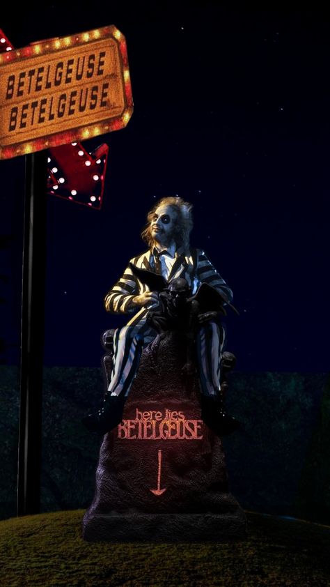 #beetlejuice #betelgeuse #timburton #michaelkeaton #halloween #halloweenaesthetic #horror #movies #movie Beetlejuice Cast, Tim Burton Beetlejuice, Halloween Date, Halloween Wallpaper Iphone Backgrounds, Beetlejuice Movie, Tim Burton Films, Tim Burton Movie, Horror Lovers, Dark And Twisted