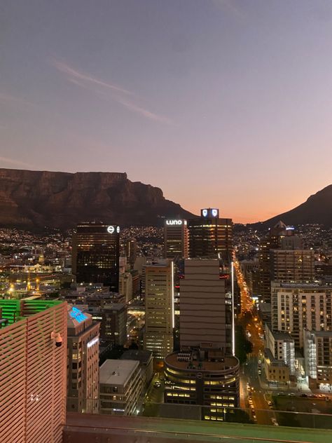 #city #southafrica #capetown Luh Twizzy, Cape Town City, City Development, Cape Town Travel, Africa Do Sul, Coastal Life, Cape Town South Africa, Aesthetic Images, Holiday Destinations