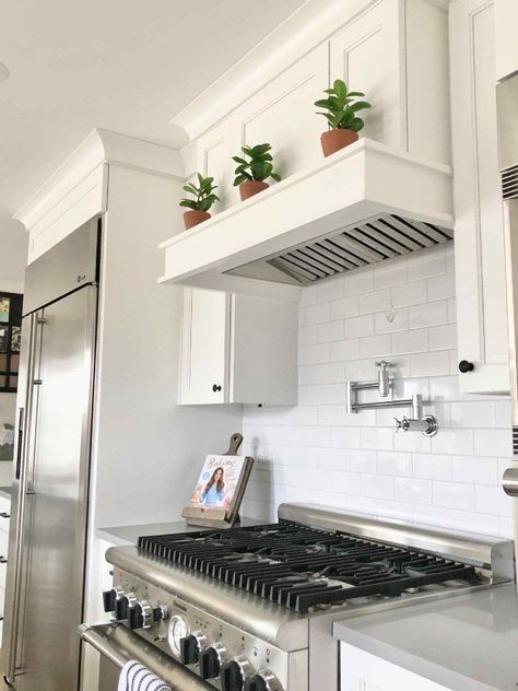 Range Hood Ideas No Upper Cabinets, Range Hood Cover Ideas, Kitchen Hood Ideas, Stove Range Hood, Oven Range Hood, Range Hood Cover, Kitchen Hood Design, Oven Hood, Kitchen Exhaust