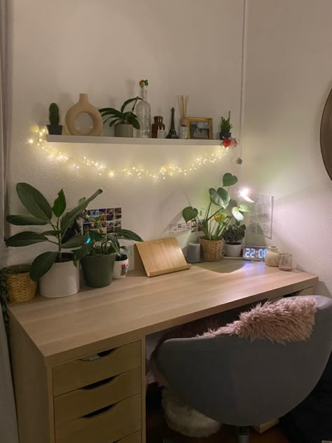 Wall Framed Art, College Desk Setup Aesthetic, Desk Inspo Aesthetic Cozy, Dorm Desk Decor Ideas, Green And Yellow Room Aesthetic, Student Bedroom Ideas University, Uni Rooms Uk Ideas, Cosy Uni Room, Bedroom Shelf Organization