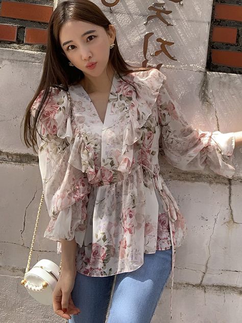 Blouse Peplum, Women Floral Blouse, Floral Peplum Top, Spring Blouses, Fancy Tops, Floral Peplum, Peplum Blouse, Fashion Dresses Casual, Designs For Dresses