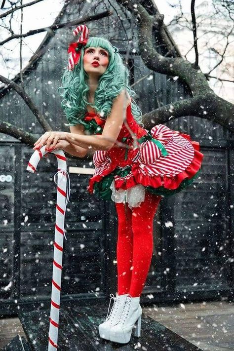 Kids Christmas Costumes, Christmas Costumes For Kids, Christmas Costumes For Adults, Christmas Vacation Costumes, Whoville Costumes, Candy Cane Costume, Diy Christmas Outfit, Christmas Costumes Women, Christmas Party Costume