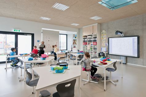 Bildungscampus Sonnwendviertel,Undirected classrooms. Image © Hertha Hurnaus Working Dead, Small Business Marketing Plan, Children Playground, Science Room, Classroom Images, Laboratory Design, College Architecture, Campus Design, Modern Classroom