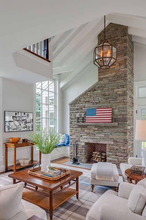 New England Style Living Room, Slc Interiors, Red White Blue Decorations, Cape Cod House, Style Living Room, New England Homes, New England Style, England Style, Coastal Home