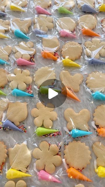 Paint Palette Cookies Decorated, Cookie Station Ideas, Cookie Decorating Party Favors, Cookie Decorating Kits To Sell, Shortbread Cookie Packaging, Small Business Party Ideas, Party Favor Christmas, Cookies For Decorating Recipe, Selling Cookies At Craft Fair