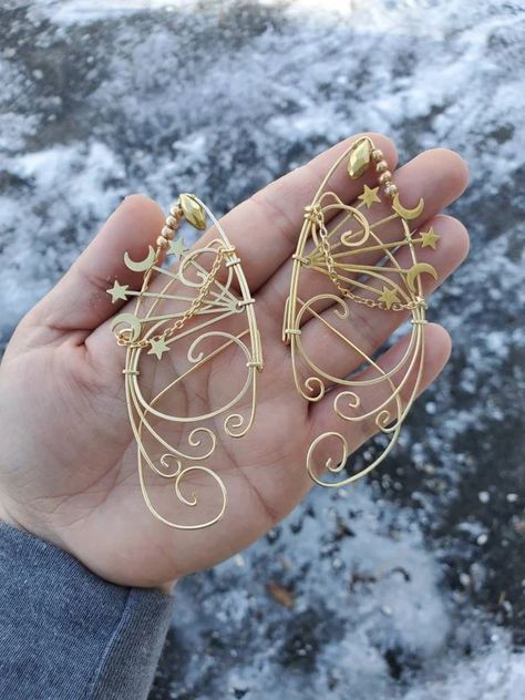 Forest Wedding Jewelry, Elf Festival Outfit, Gold Elf Ear Cuff, Moon Elf Costume, Ren Fair Jewelry, Wire Fairy Ears, Light Fairy Costume, Diy Fairy Ears, Elf Earings