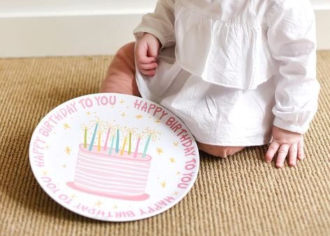 Homemade Birthday Plate, Happy Birthday Plates Ceramic, First Birthday Plate Diy, Birthday Plate Girl, Birthday Plate Ideas Ceramic, Baby Birthday Plate Diy, Birthday Pottery Plate, Happy Birthday Plate Design, Ceramic Birthday Plate