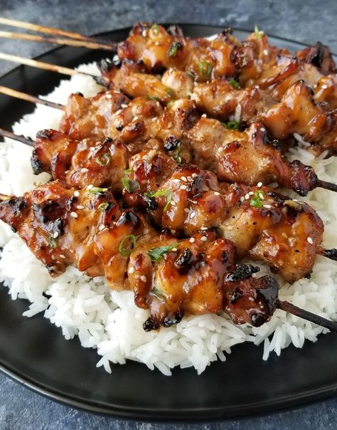 Teriyaki Chicken Skewers – Delicious marinated teriyaki chicken grilled to perfection and finished with a delicious teriyaki basting sauce. Classic Coleslaw Recipe, Teriyaki Chicken Skewers, Pollo Teriyaki, Teriyaki Recipe, Homemade Coleslaw, Resep Salad, Grilled Teriyaki Chicken, Tandoori Masala, Chicken Kabobs