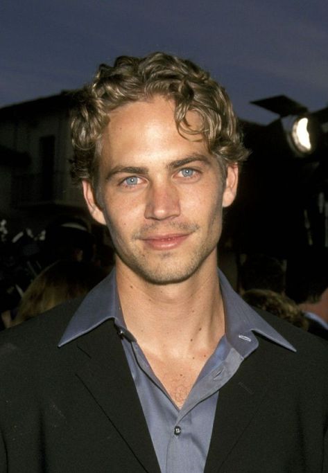 Paul Walker Fast And Furious, Paul Walker Hot, 90s Fine, Cars Funny, Paul Walker Pictures, Rip Paul Walker, Auto Mechanic, About Cars, Cars Classic