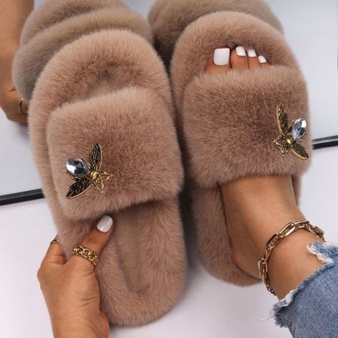 Slippers Fur, Casual Slides, Fur Decor, Faux Fur Slides, Fluffy Slippers, Slides For Women, Platform Flip Flops, Cute Slippers, Black Apple