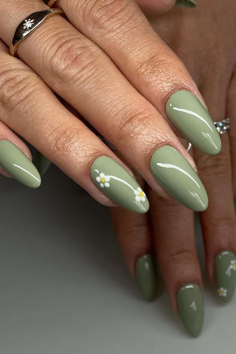 Light Green Gel Nail Designs, Soft Acrylic Nails Aesthetic, Green Nails With Daisy Design, Simple Nails Olive Green, Light Green Nail Inspo Acrylic, Gel Nails Light Green, Sage Green Nail Ideas Almond, Sage Green Almond Nails With Flowers, Cute Olive Green Nails