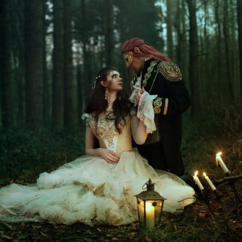 Firefly Path Bella Kotak, First Love Story, Fantasy Couples, Fairytale Photography, Photographie Portrait Inspiration, Fantasy Photography, Foto Art, Story Inspiration, Couple Shoot