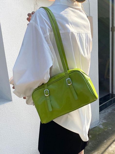 Green Shoulder Bag Outfit, Baguette Bag Outfit, Shoulder Bag Outfit, Green Shoulder Bag, Bag Outfit, Baguette Bag, Cloth Bags, Shoulder Bag Women, Baguette