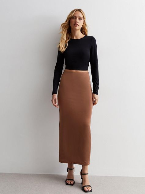 Jersey Midi Skirt, Mum Outfits, Business Casual Skirt, Skirt Ootd, High Waist Midi Skirt, Bulky Sweaters, Skirt And Top Dress, Midi Skirt Outfit, True Winter