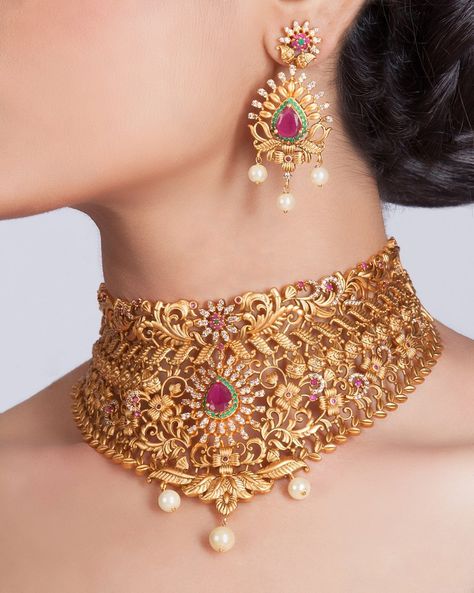 Jewelry Sale - Buy Indian Jewelries Online | Tarinika Page 3 Paw Necklace, Bridal Necklace Designs, Choker Necklace Designs, Perhiasan India, Gold Necklace Indian Bridal Jewelry, Bridal Fashion Jewelry, Gold Fashion Necklace, Bridal Gold Jewellery Designs, Gold Jewelry Necklace