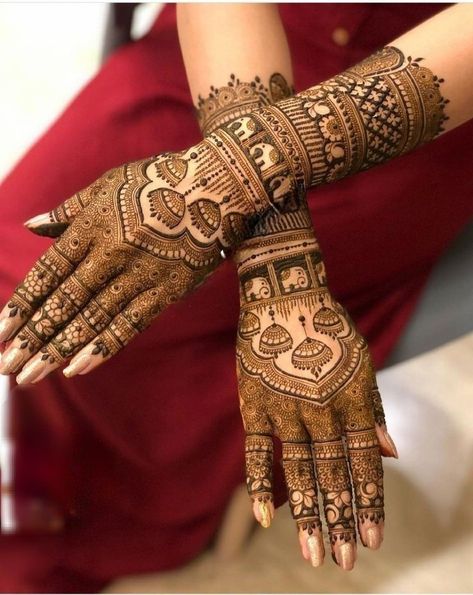 Latest Mehndi Designs Wedding, Traditional Mehndi Designs, Back Hand Mehndi, Tato Henna, मेहंदी डिजाइन, New Bridal Mehndi Designs, Mehndi Designs Bridal Hands, Modern Mehndi Designs, Engagement Mehndi Designs