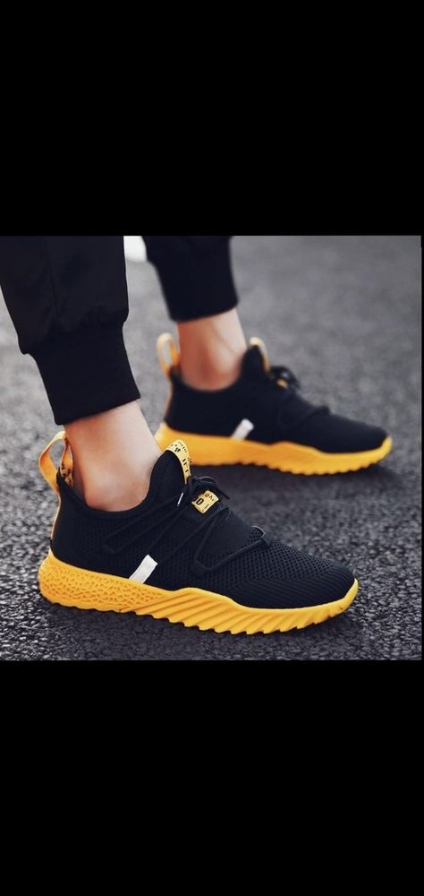 Flow with the colour of black and yellow sneakers 💕 Black And Yellow Sneakers, Black And Yellow Shoes, Runners Outfit, Yellow Sneakers, Early 2000s Fashion, Yellow Shoes, Yellow And Black, Black And Yellow, 2000s Fashion