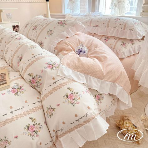 PRICES MAY VARY. 【Premium Quality Fabric】: This comforter set is crafted from premium quality fabric,filled with 220GSM feather fabric (whole piece inner fill to make comfort flat and not easy to split),medium weight provide right warmth while ensuring optimal support, this polyester microfiber comforter set offers exceptional softness so you can enjoy a restful night's sleep all seasons. 【Package & Size】: 1 comforter: 68 x 90 inches (Twin XL size),2 pillow cases:20 x 26 inches. 【Romantic Ruffle Unique Comforter Sets, Pretty Comforter Sets, Girly Throw Pillows, Coquette Bedding Amazon, Pink Ruffle Bedding, Love Shack Fancy Sheets, Cozy Bed Sheets, Floral Bedding Aesthetic, Extremely Small Bedroom Ideas