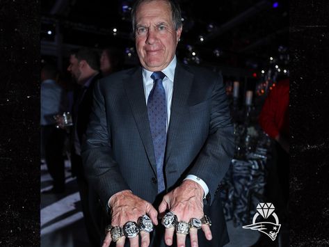 Bill Belichick 6 New England Patriot Super Bowl Rings Super Bowl Ring, Super Bowl Rings, England Sports, New England Patriots Football, Bill Belichick, Patriots Fans, Julian Edelman, Patriots Football, Super Bowl Party