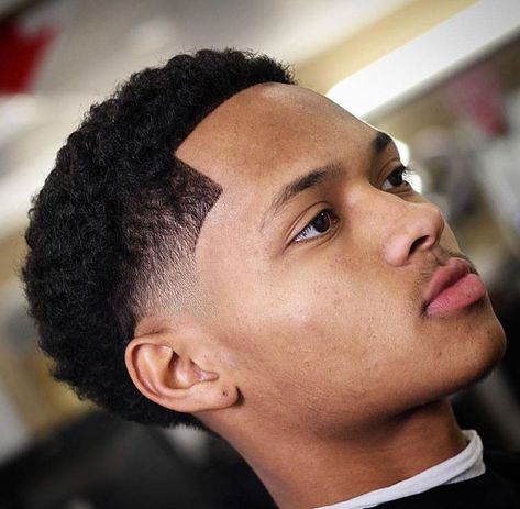 Tapered Haircut Black, Afro Hair Fade, Temp Fade Haircut, Black Haircut Styles, Taper Fade Short Hair, Waves Hairstyle Men, Fade Haircut Curly Hair, Taper Fade Curly Hair, Growing Out Hair