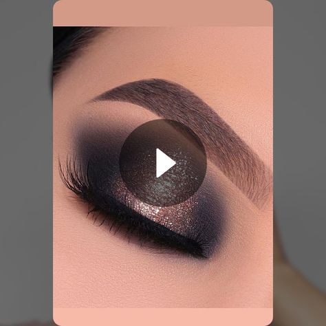 Glitter Smokey Eyes Tutorial - An Knook | Snapchat An Knook Makeup, Glitter Eyeliner Tutorial, Glittery Eye Makeup Tutorial, Smokey Eye With Glitter, Purple Smokey Eye Tutorial, Glittery Smokey Eye, Eye Makeup Tutorial For Beginners, Sparkly Eye Makeup, Smokey Eyes Tutorial