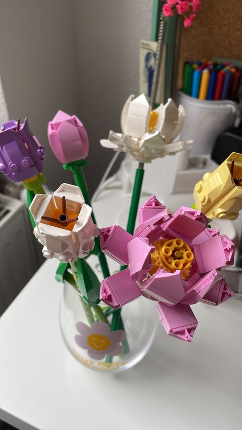 Tulip Lego Flowers, Lego Tulips, Lego Set Display, Lego Flowers, Pretty Gifts, Book Illustration Art, Plant Aesthetic, Dream Gift, Aesthetic Rooms