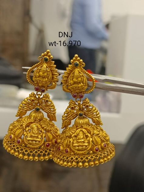 Jhumkis Traditional Gold, Ear Buttalu Gold, New Jumki Designs Gold, Gumka Design Gold, Gold Antique Jumkas Design, Zumka Earrings Gold Jewellery, Gold Antique Jhumkas, Jumkey Gold, Gold Jimiki Earrings Designs