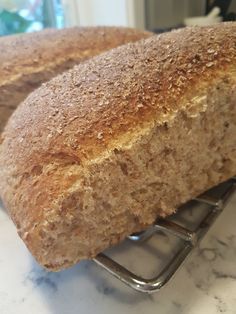 Yeast Baking, Glutenfri Baking, Norwegian Food, Breads & Buns, Scandinavian Food, Bakery Bread, Food Humor, Holiday Desserts, Sweet And Salty