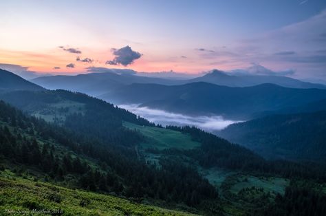 Marmarosy Mountain Range in the south of the Zakarpattia region, Ukraine Karpaty Ukraine, Ukraine Landscape, Ukraine Nature, Splash Screen, Summer Morning, Gcse Art, Ink Ideas, Art Ink, Mountain Range