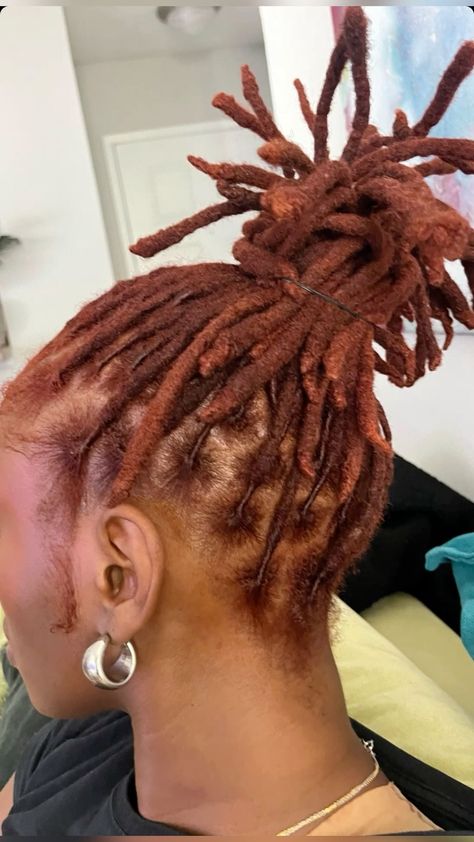 Copper Hair Locs, Copper Hair On Black Women Locs, Dyed Dreadlocks Women, Ginger Dreadlocks Black Women, Ginger Locks Black Women, Copper Brown Locs Black Women, Burgundy Brown Locs, Ginger Dyed Locs, Ginger Hair Locs