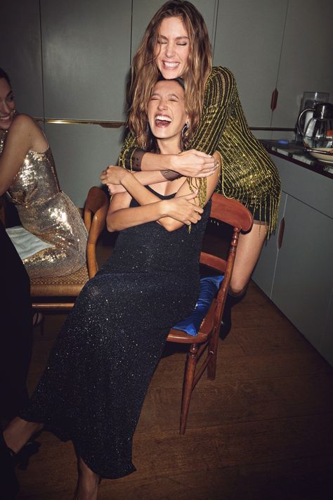 Mango Holiday Party Style 2019 Lookbook | Fashion Gone Rogue Party Campaign, Christmas Editorial, Dinner Party Dress, Robert Montgomery, Silvester Outfit, Party Edit, Holiday Party Fashion, Mode Editorials, Party Photoshoot