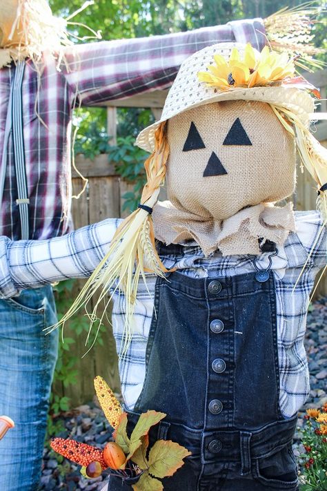 Easy steps for making your own Scarecrow. A Fun Fall Craft. #fall #crafts #scarecrow #fallcraft How To Make A Scarecrow, Make Your Own Scarecrow, Making A Scarecrow, Fall Activity For Kids, Make A Scarecrow, Diy Scarecrow, Fall Craft Ideas, Farm Themed Birthday Party, Fall Activity