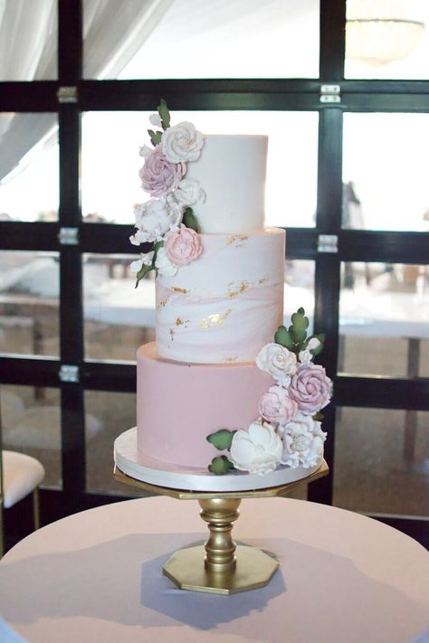 3 Tiered Wedding Cakes Elegant, 3 Tier Marble Wedding Cake, Blush Cake Wedding, Elegant 3 Tier Cake, Wedding Cake Rose Gold Blush Pink, Pink Marble Wedding Cake, Dusty Pink Cake Ideas, Elegant Pink Wedding Cake, Floral Wedding Cakes Romantic