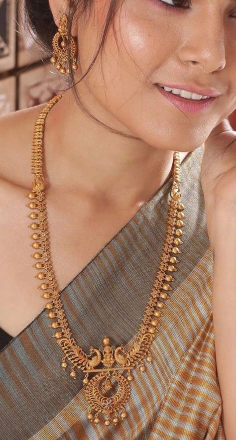 Haram Designs, Perhiasan India, Gold Necklace Indian, Gold Necklace Indian Bridal Jewelry, Chandbali Earrings, Antique Jewelry Indian, Bangles Design, Necklace Ideas, Wedding Jewellery Collection